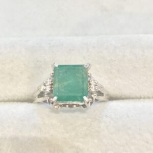 Pt900 リング エメラルド2.75ct メレ0.01ct