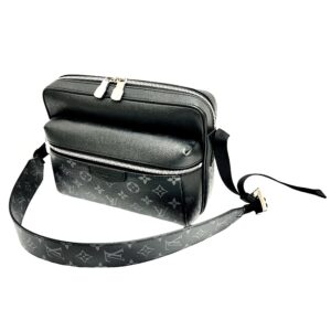 Louis Vuitton アウトドア・メッセンジャーPM ショルダーバッグ