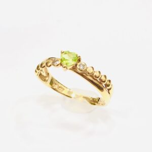 K18 ペリドット0.1ct メレダイヤ0.33ct付 リング