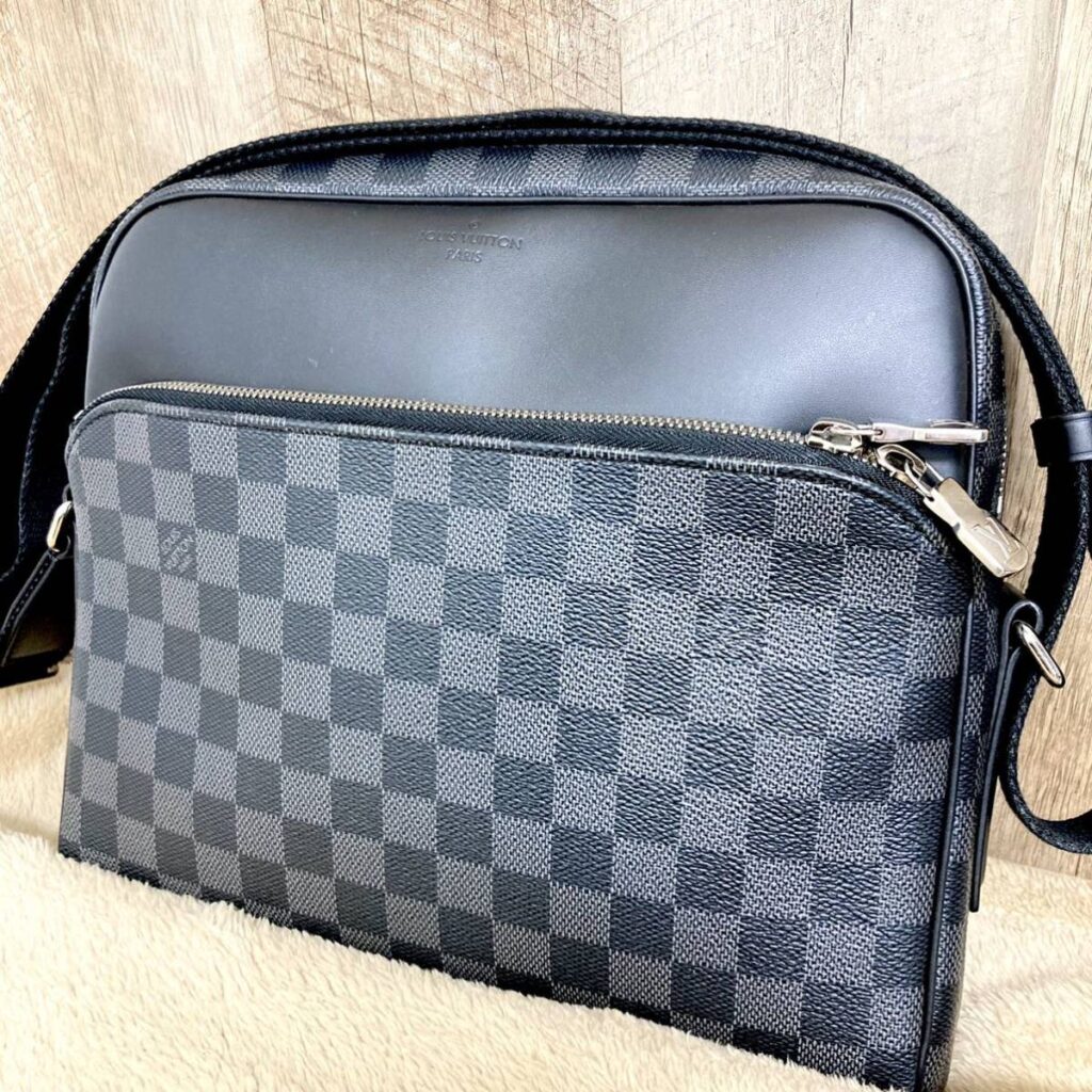 LOUIS VUITTON デイトンPM ダミエグラフィット N41408の買取実績  