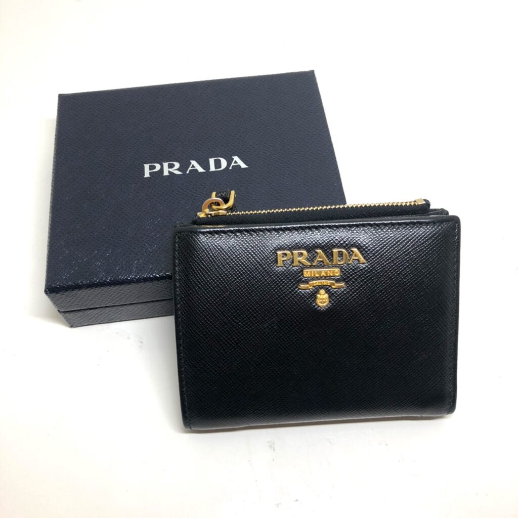 PRADA コンパクト財布 - 折り財布