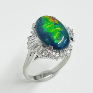 Pt900オパール4.69ct メレダイヤ0.98ct付リング
