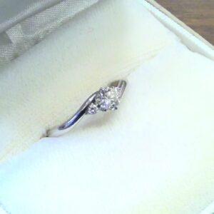 Pt900 ダイヤ付きリング
