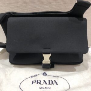 プラダ ボディバッグ