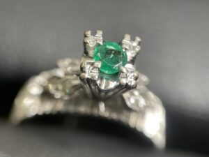 Pt900 エメラルド0.5ctリング