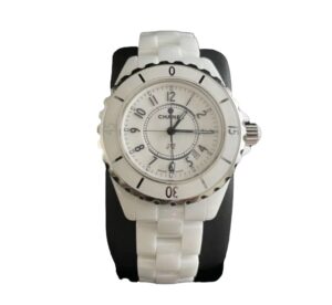 CHANEL J12 ホワイトセミラミック