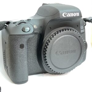 CANNON EOS 8000D