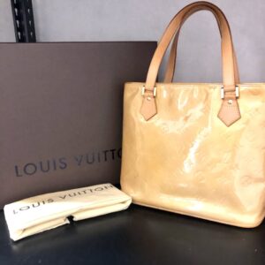 Louis Vuitton モノグラム ヴェルニ ヒューストン