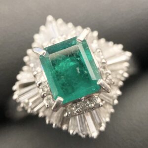 Pt900 エメラルド リング