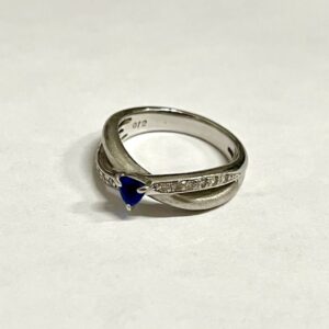 Pt900 サファイア リング