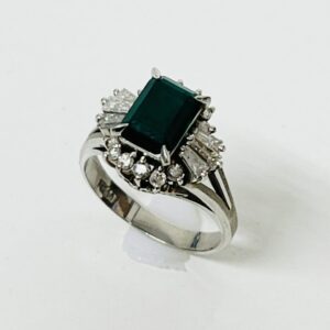 Pt900エメラルド1ct メレダイヤ0.61ct付リング