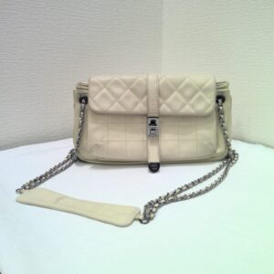 CHANEL チェーンショルダーバック