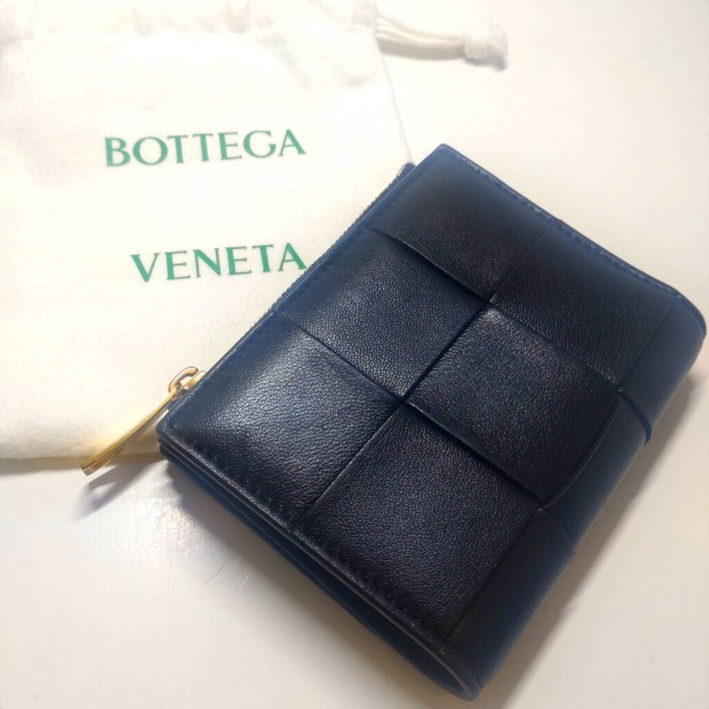 ボッテガヴェネタ　BOTTEGA VENETA　マキシイントレチャート　財布