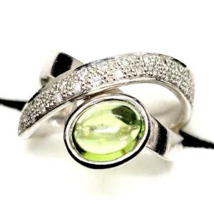 Pt900 プラチナ ペリドット メレダイヤ付き リング 指輪