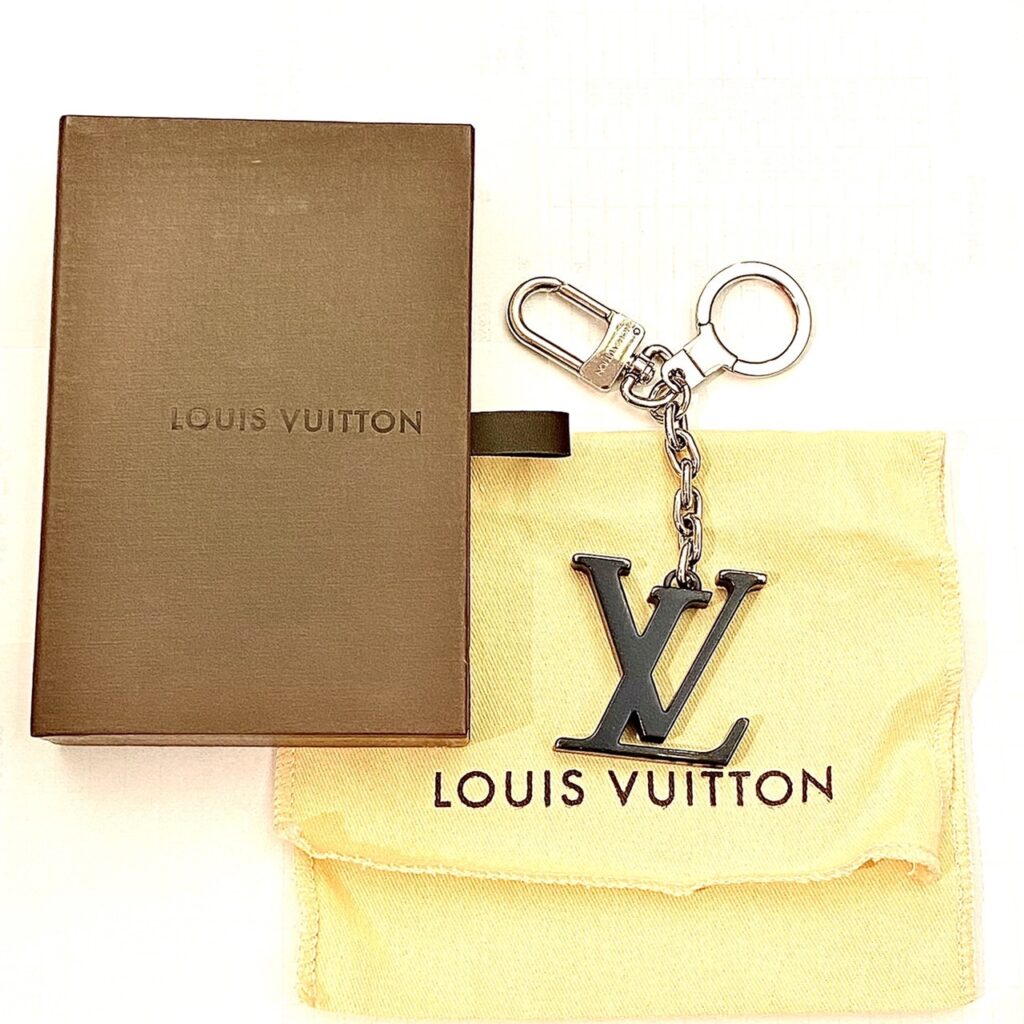 Louis Vuittonのロゴチェーン