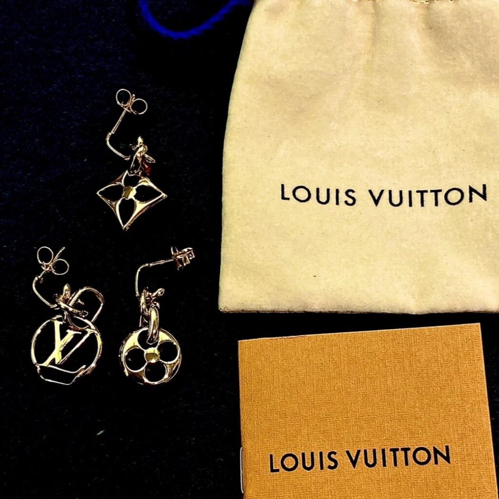 Louis Vuitton ブックル ドレイユ・クレイジー イン ロック ピアス