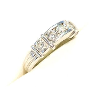 Pt900　ダイヤ付きリング