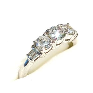 Pt900　メレダイヤ付きリング