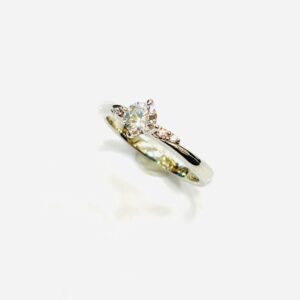 Pt900 ダイヤモンド0.26ct メレダイヤ0.06ct付リング