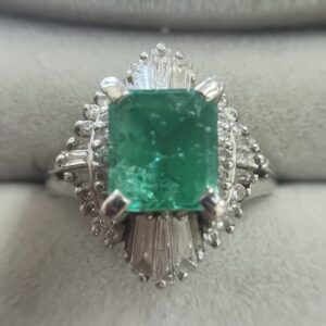 Pt900 エメラルド 1.41ct リング