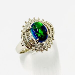 Pt900 ブラックオパール1.59ct＆メレダイヤ0.56ct リング