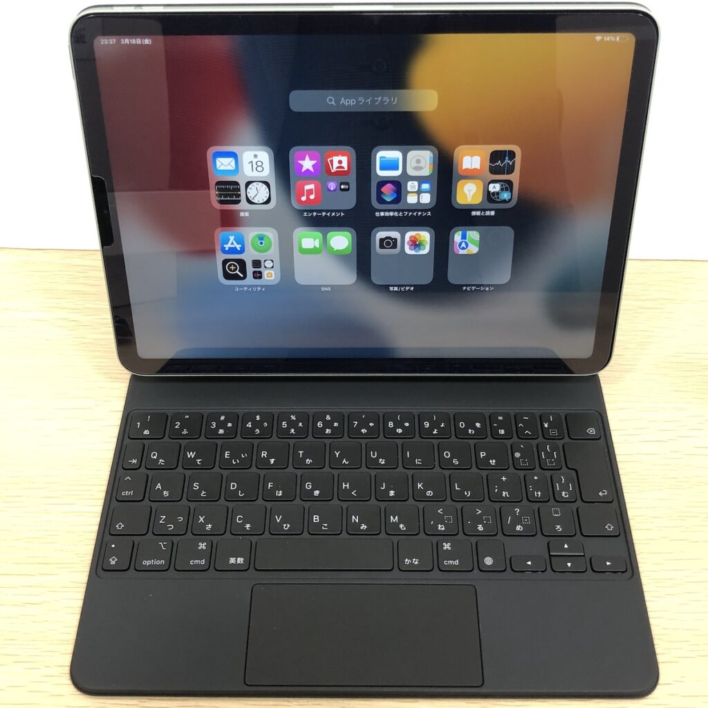 Magic Keyboard / iPad Air 4