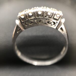 プラチナメレダイヤリング