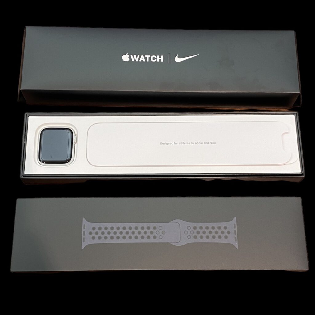 Apple Watch Nike SE 44mm A2352 シルバーアルミニウム