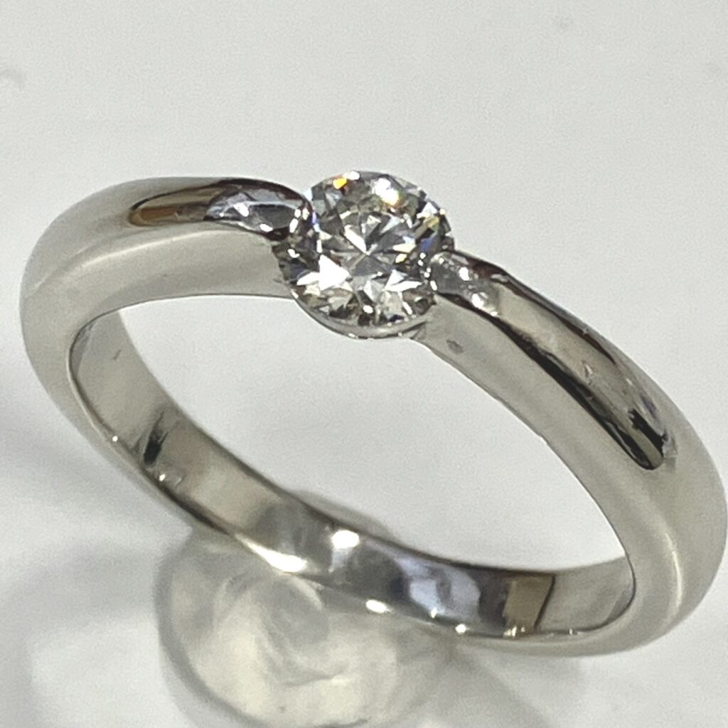 Pt900 0.308ct ダイヤモンド付きリング