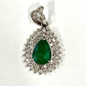 Pt900 エメラルド0.84ct＆メレダイヤ0.39ct付トップ