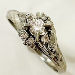 Pt900 ダイヤ0.22ct メレダイヤ0.15ct リング