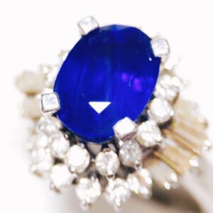 Pt900 3ctサファイア  1.5ctメレダイヤ リング