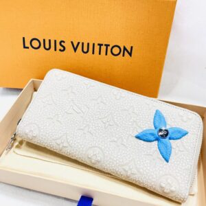 Louis Vuitton ルイヴィトン ジッピーウォレット チョーク ラウンドファスナー 長財布 NFCタグ