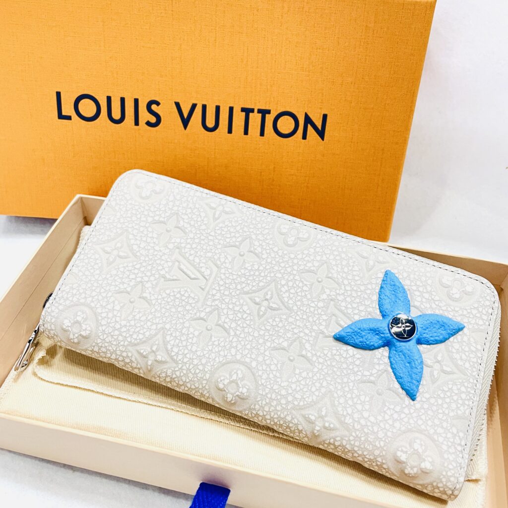 Louis Vuitton ルイヴィトン ジッピーウォレット チョーク ラウンドファスナー 長財布 NFCタグ