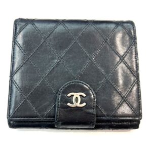 CHANEL　ラムスキン　Wホック　二つ折り財布　