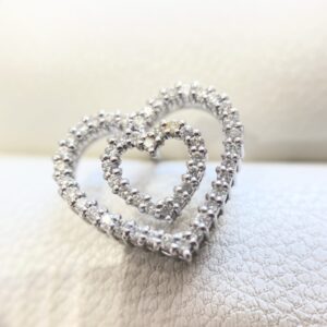 Pt900メレダイヤモンド付きピアス