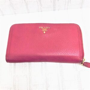 PRADA 長財布