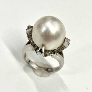 Pt900 パール＆メレダイヤ付きリング