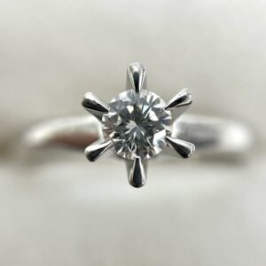 Pt900 ダイヤ0.33ct付き リング