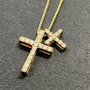 K18クロスネックレス　ダイヤモンド0.27ct 0.18ct