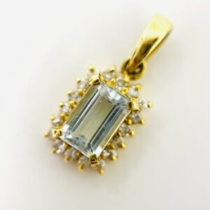 K18アクアマリン0.55ct＆メレダイヤ0.13ctトップ