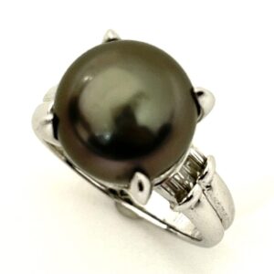 Pt900 パール10ctメレダイヤ0.17ct付リング