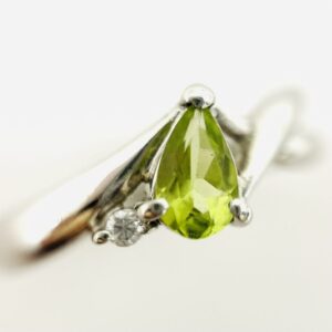 Pt900 ペリドット0.2ctメレダイヤ0.02ct付リング