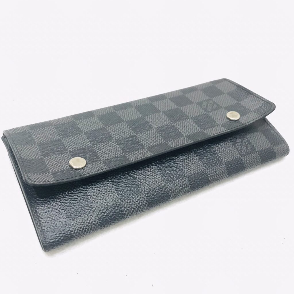 Louis Vuitton ダミエグラフィット 財布