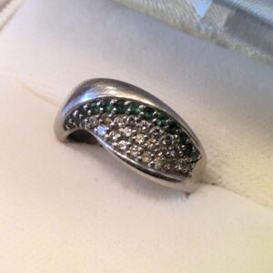 Pt900 エメラルド メレダイヤ付き リング