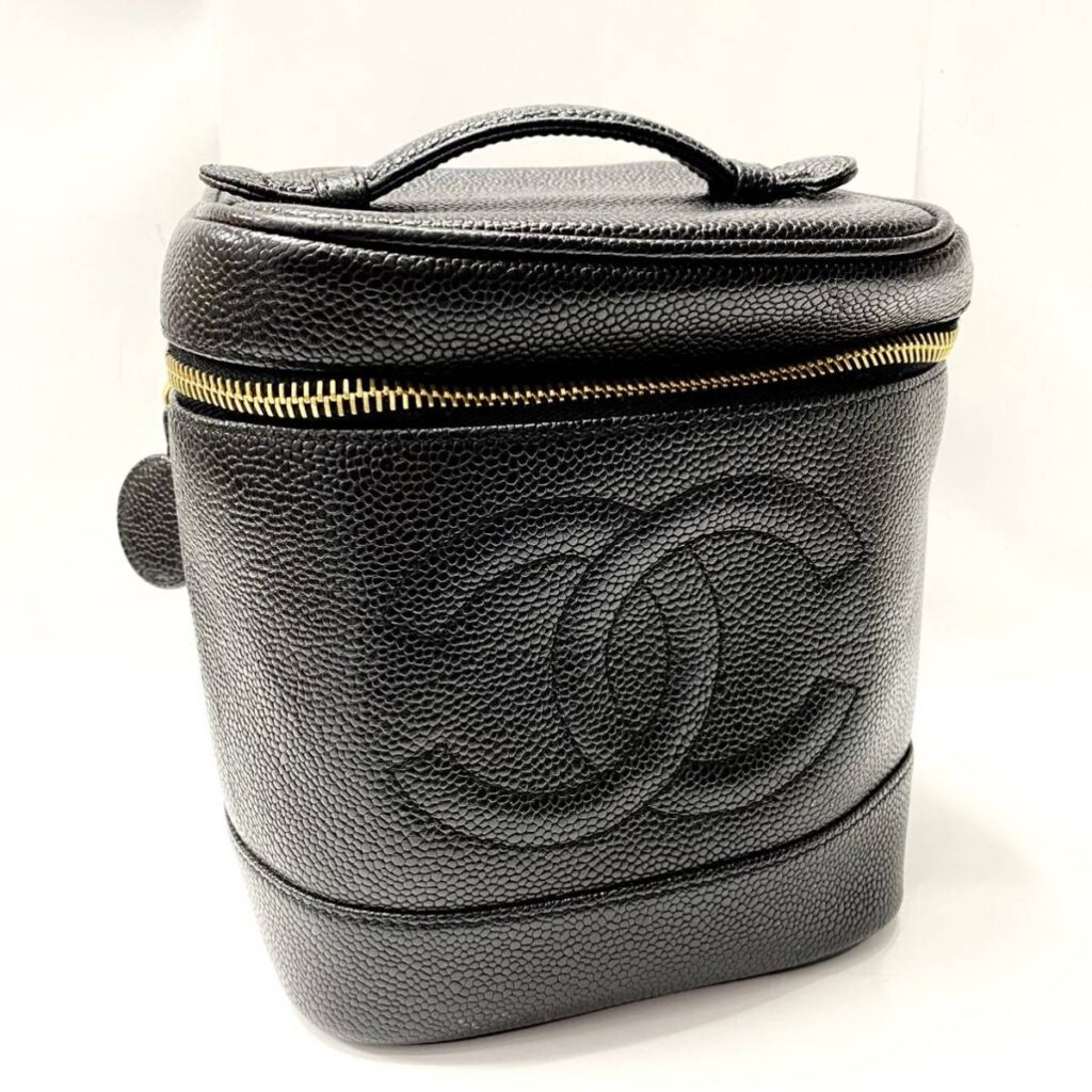 CHANEL シャネル バニティ キャビアスキン メイク ポーチバッグの買取 ...