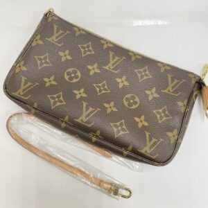 LOUIS VUITTON(ルイヴィトン) モノグラム ポシェット・アクセソワール