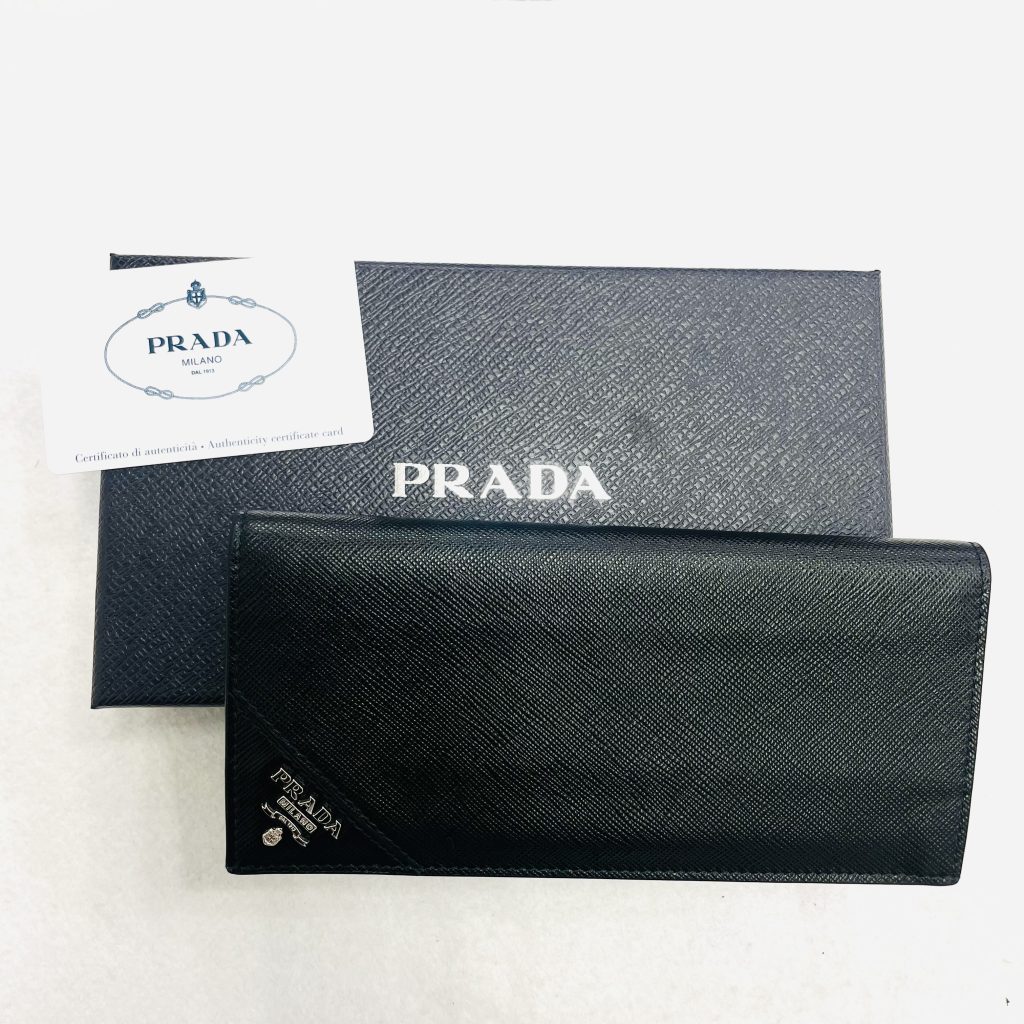 PRADA プラダ サフィアーノレザー 二つ折り 長財布 ブラック カーフ メタル ロゴの買取実績 | 買取専門店さすがや