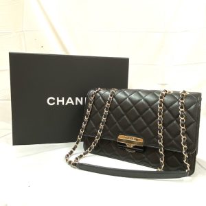 CHANEL シャネル チェーンショルダーバック