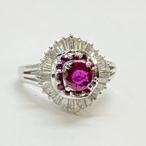 Pt900 ルビー0.67ct メレダイヤモンド付きプラチナリング